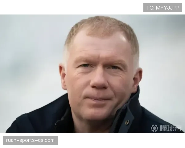 本赛季斯科尔斯转型中场策应 加强直塞撕裂对手防线对比以往更具组织性