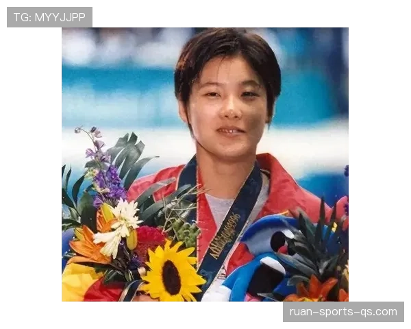 伏明霞当年跳水赚的钱，够在90年代直接买下整条街了吧